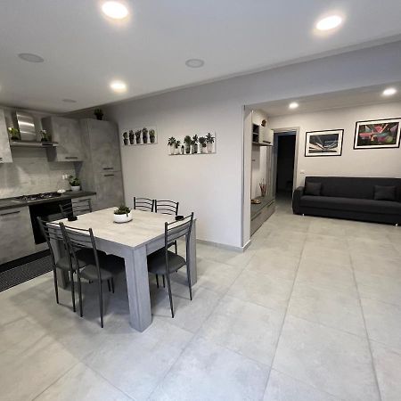 Ferienwohnung Baciati Dal Sole Catania Exterior foto